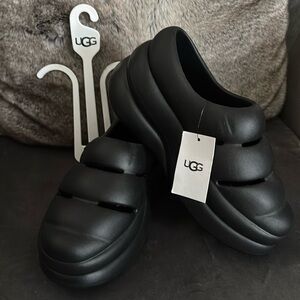 UGG Sport Yeah Clog | Black | Size 6 Women